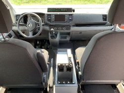 Volkswagen CrafterBedienteil für die Sondersignalanlage auf dem Armaturenbrett  Mittelkonsole mit Bedienhandapparat und Handfunkgeräte (128)